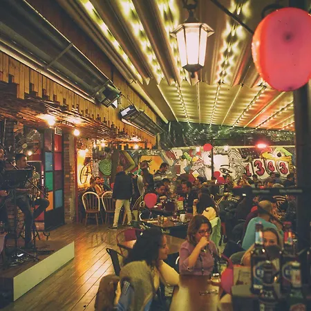 מלון דירות Voswos Garage Coffee