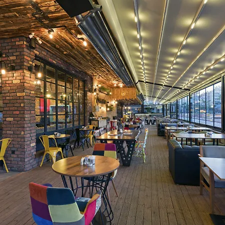 Voswos Garage Coffee מלון דירות אנטליה