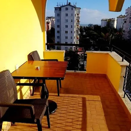 Hotel Voswos Garage Coffee 3*