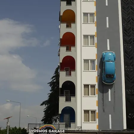Hotel Voswos Garage Coffee 3*